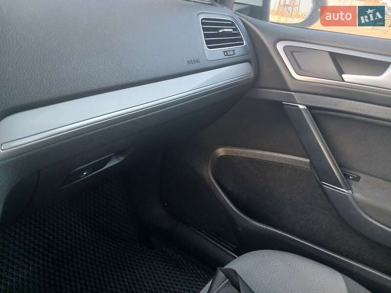 Хэтчбек Volkswagen e-Golf 2014 в Харькове