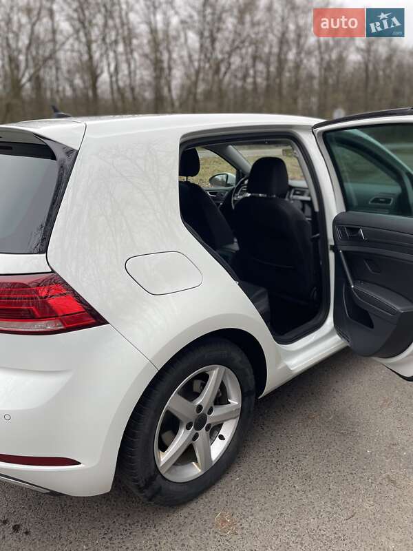 Хэтчбек Volkswagen e-Golf 2017 в Луцке фото 8 Хэтчбек Volkswagen e-Golf 2017 в Луцке