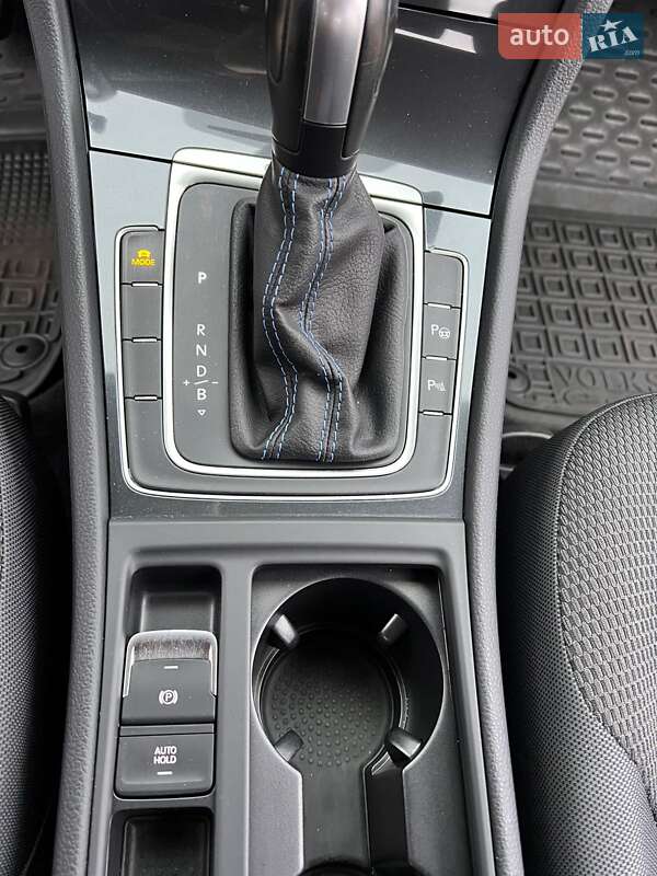 Хетчбек Volkswagen e-Golf 2020 в Києві