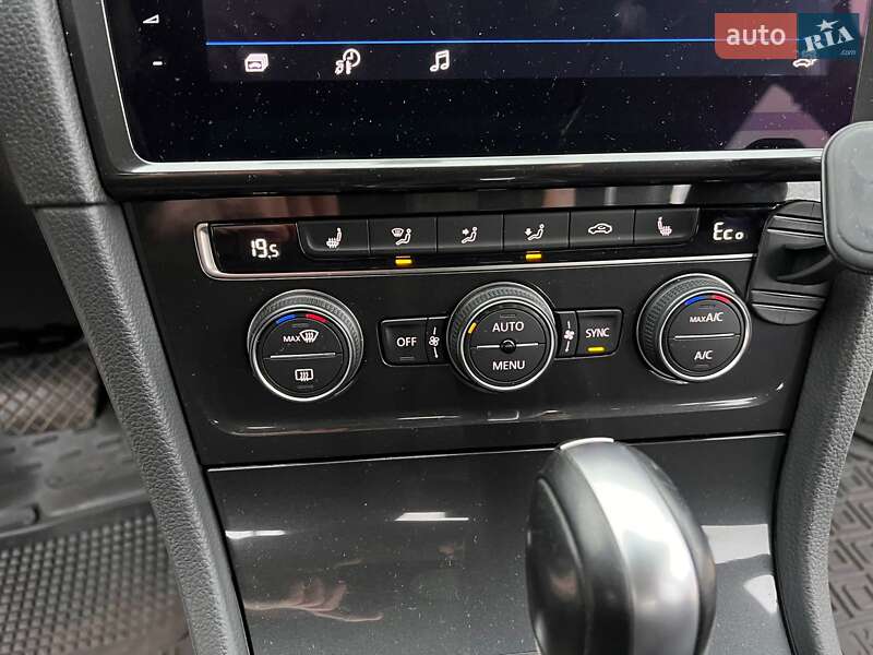 Хетчбек Volkswagen e-Golf 2020 в Києві