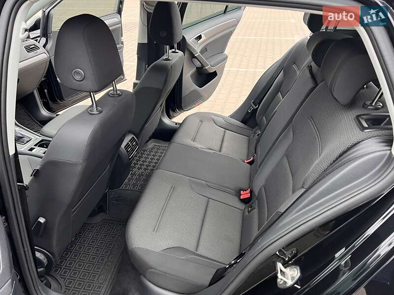 Хетчбек Volkswagen e-Golf 2020 в Києві