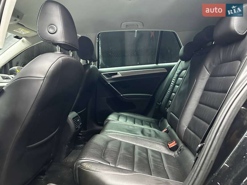 Хэтчбек Volkswagen e-Golf 2016 в Черновцах фото 15 Хэтчбек Volkswagen e-Golf 2016 в Черновцах