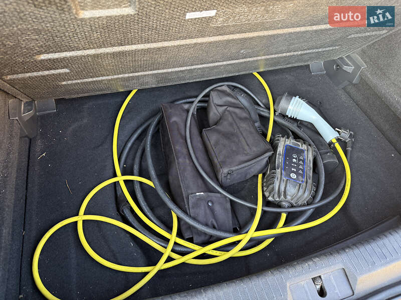 Хетчбек Volkswagen e-Golf 2018 в Добромилі