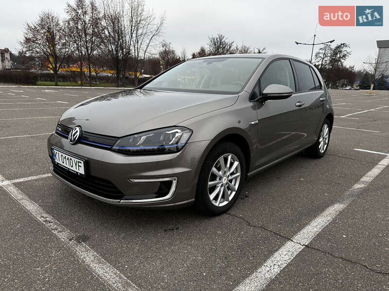 Volkswagen e-Golf 2015