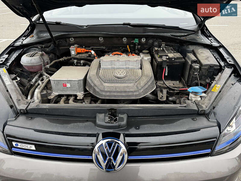 Хетчбек Volkswagen e-Golf 2015 в Броварах фото 17 Хетчбек Volkswagen e-Golf 2015 в Броварах