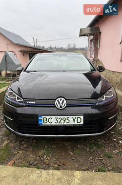 Хетчбек Volkswagen e-Golf 2015 в Городку