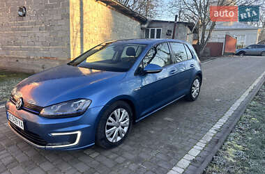 Хэтчбек Volkswagen e-Golf 2014 в Черновцах