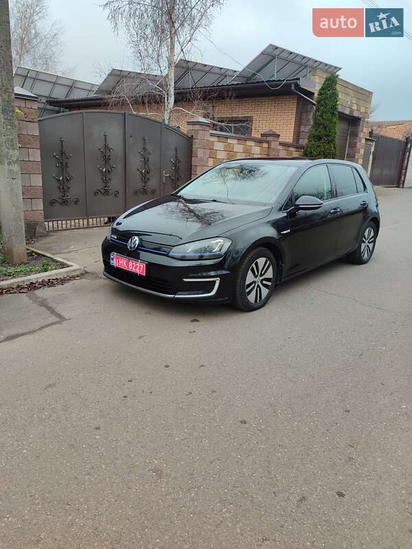 Хетчбек Volkswagen e-Golf 2016 в Кривому Розі фото 2 Хетчбек Volkswagen e-Golf 2016 в Кривому Розі