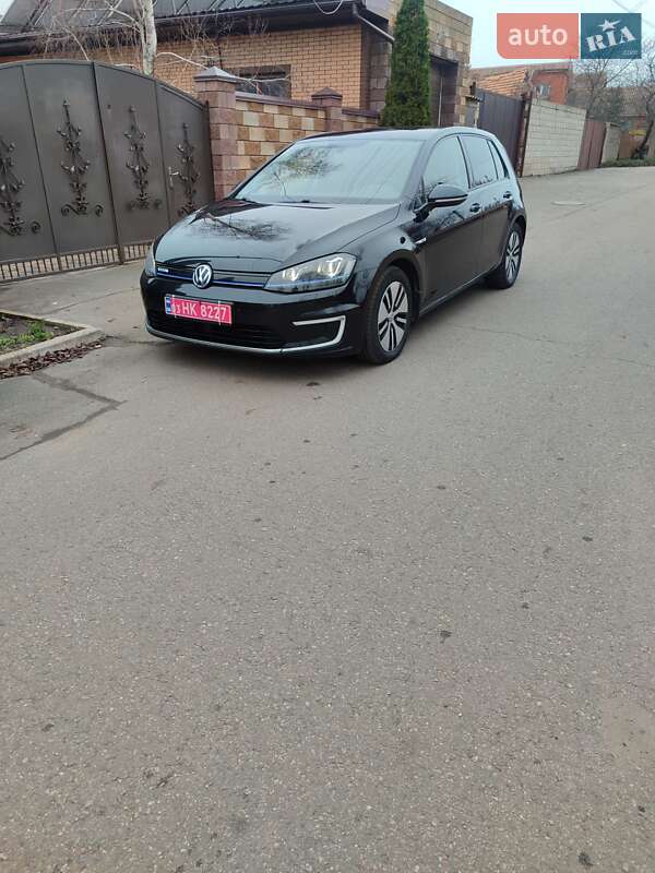 Хетчбек Volkswagen e-Golf 2016 в Кривому Розі фото 8 Хетчбек Volkswagen e-Golf 2016 в Кривому Розі