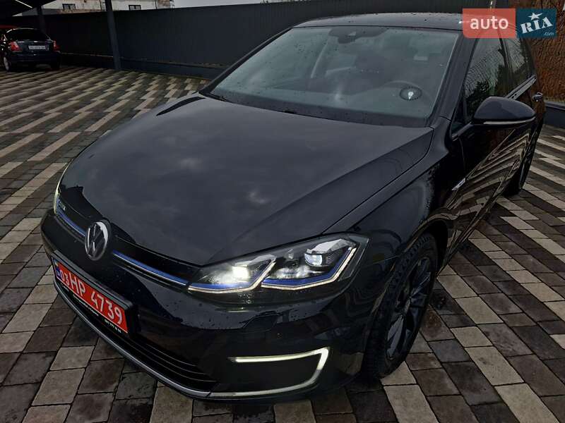 Хетчбек Volkswagen e-Golf 2017 в Городку