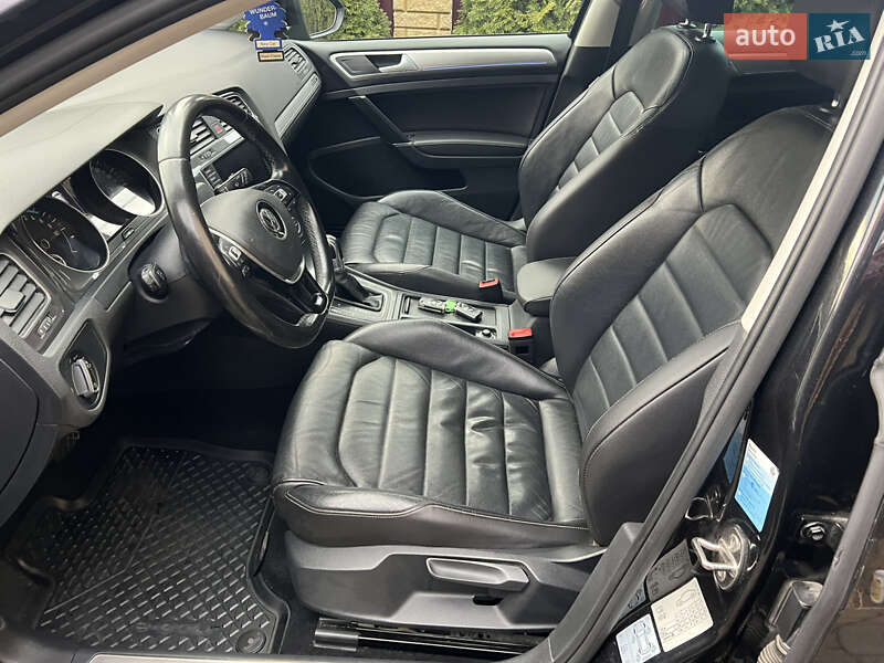 Хетчбек Volkswagen e-Golf 2016 в Львові