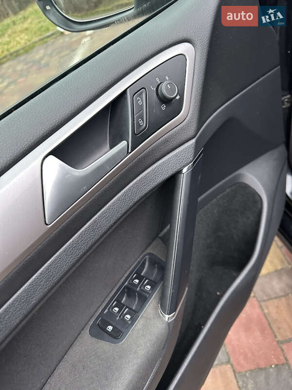 Хетчбек Volkswagen e-Golf 2014 в Тернополі фото 17 Хетчбек Volkswagen e-Golf 2014 в Тернополі