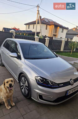 Хэтчбек Volkswagen e-Golf 2015 в Ивано-Франковске