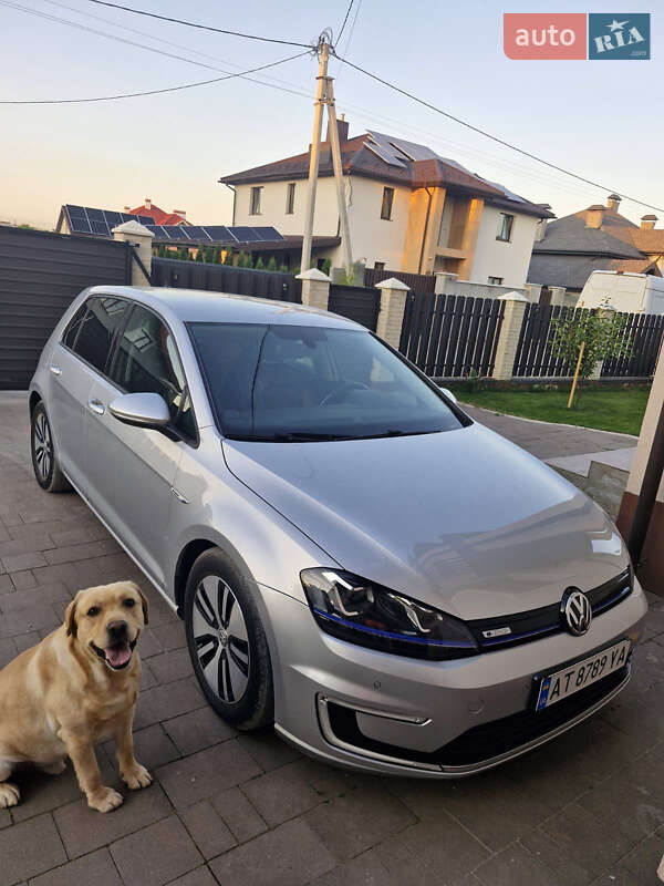 Volkswagen e-Golf 2015