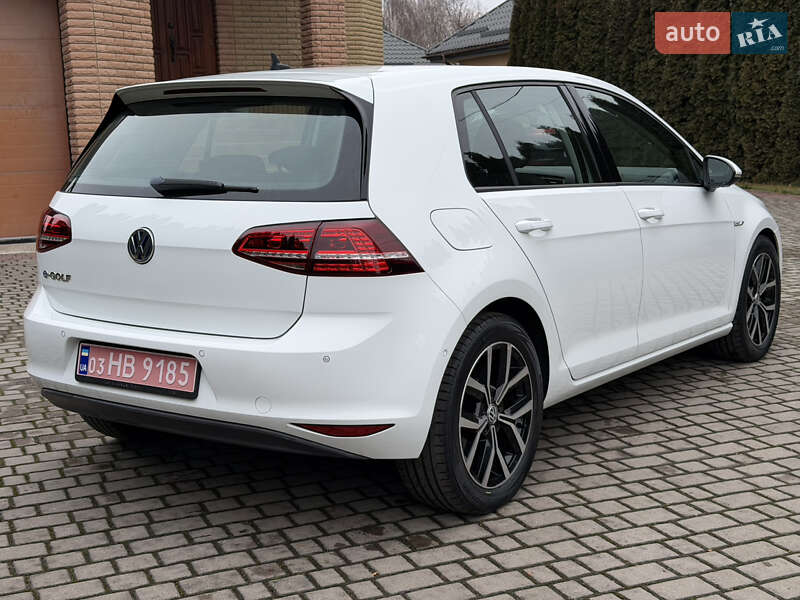 Хетчбек Volkswagen e-Golf 2015 в Рівному