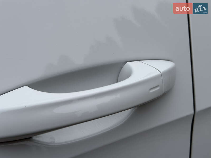 Хетчбек Volkswagen e-Golf 2015 в Рівному