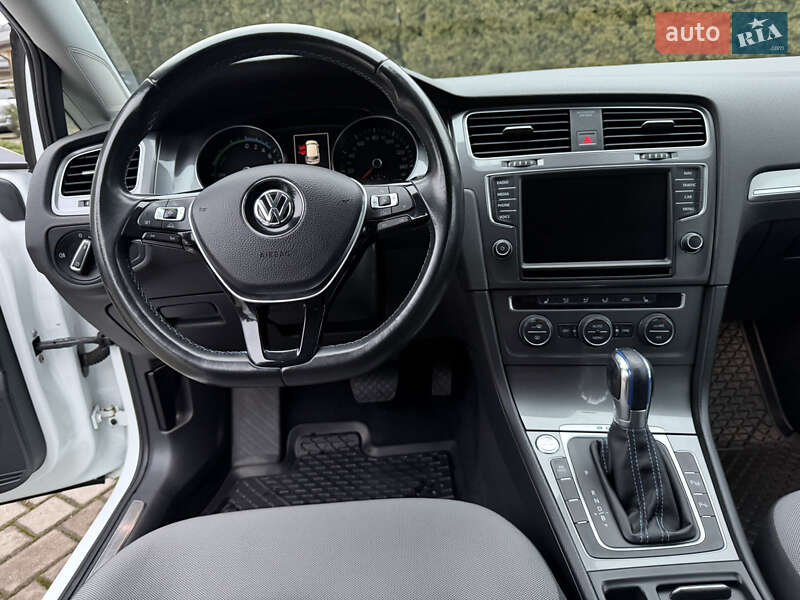 Хетчбек Volkswagen e-Golf 2015 в Рівному