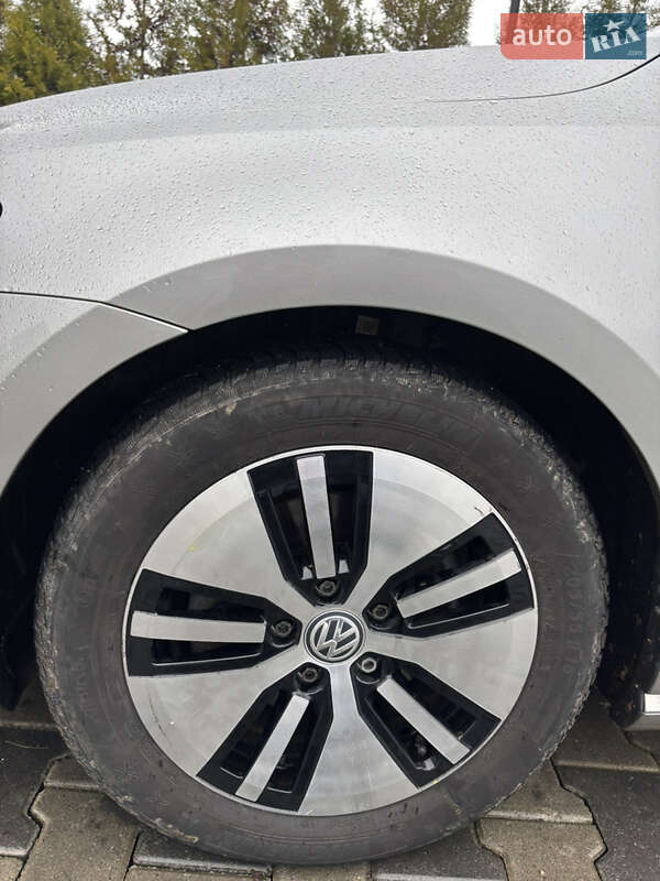 Хетчбек Volkswagen e-Golf 2015 в Іршаві фото 7 Хетчбек Volkswagen e-Golf 2015 в Іршаві