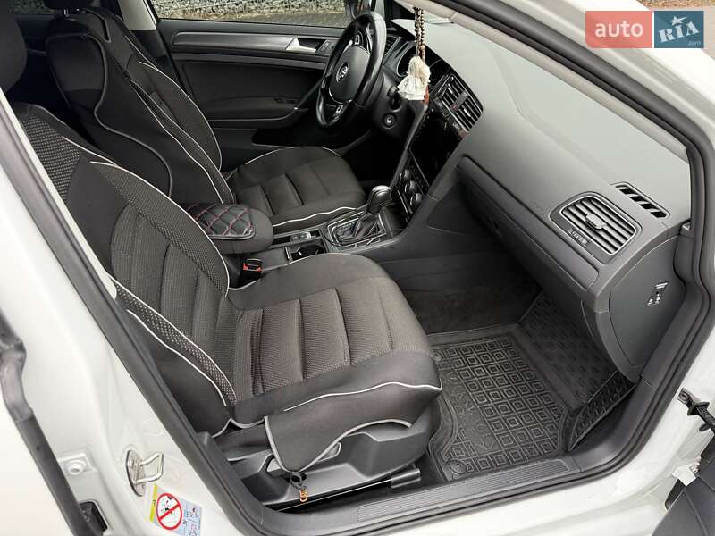 Хэтчбек Volkswagen e-Golf 2020 в Львове фото 3 Хэтчбек Volkswagen e-Golf 2020 в Львове