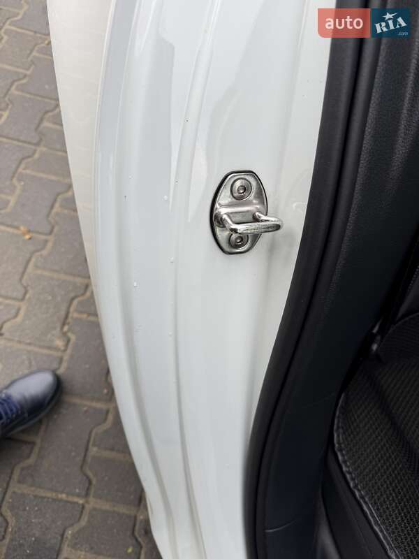 Хэтчбек Volkswagen e-Golf 2020 в Львове фото 8 Хэтчбек Volkswagen e-Golf 2020 в Львове