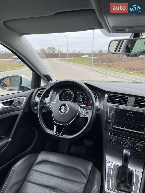 Хэтчбек Volkswagen e-Golf 2015 в Ковеле