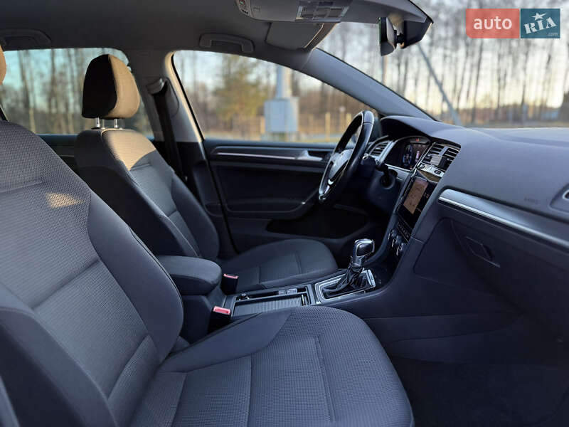 Хэтчбек Volkswagen e-Golf 2018 в Ковеле