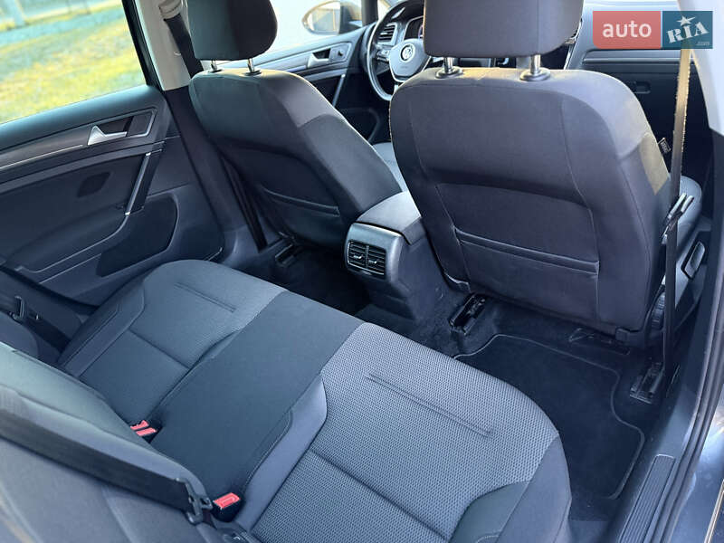 Хэтчбек Volkswagen e-Golf 2018 в Ковеле