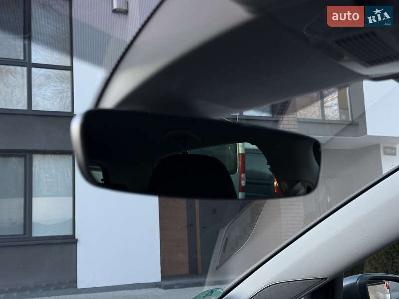 Хэтчбек Volkswagen e-Golf 2018 в Ковеле