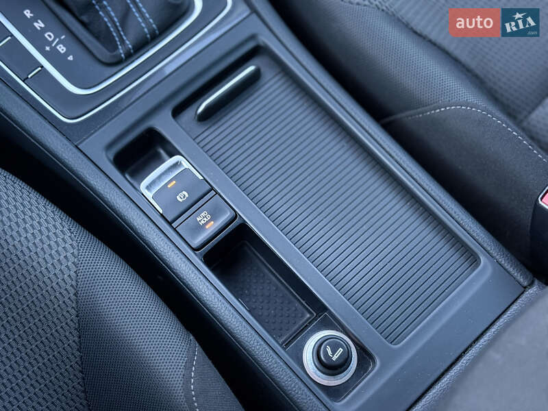 Хэтчбек Volkswagen e-Golf 2018 в Ковеле