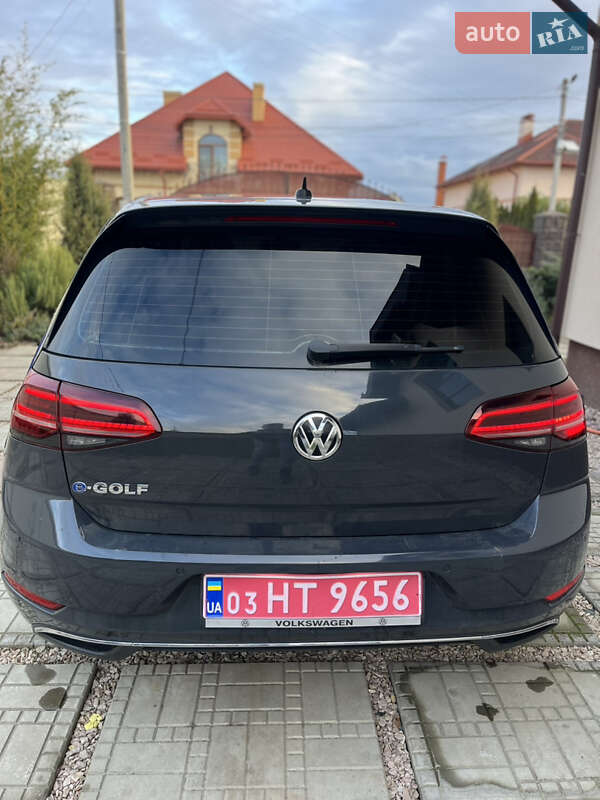 Хэтчбек Volkswagen e-Golf 2017 в Ужгороде