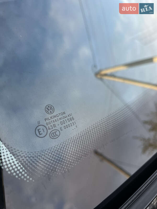 Хэтчбек Volkswagen e-Golf 2017 в Ужгороде