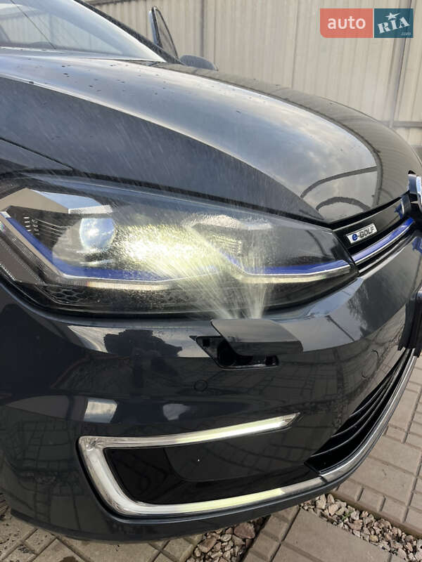 Хэтчбек Volkswagen e-Golf 2017 в Ужгороде