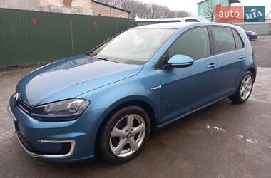Хетчбек Volkswagen e-Golf 2015 в Шептицькому