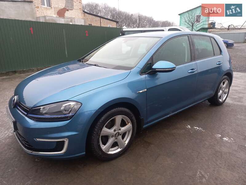 Volkswagen e-Golf 2015