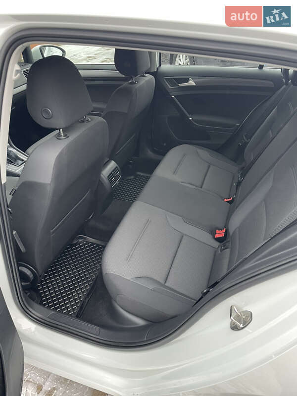 Хэтчбек Volkswagen e-Golf 2020 в Львове