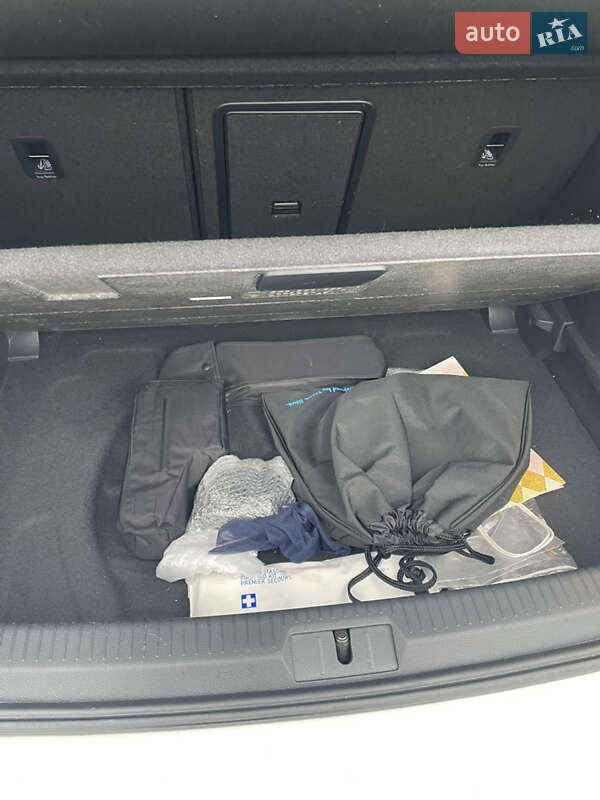 Хэтчбек Volkswagen e-Golf 2020 в Львове