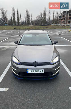 Хетчбек Volkswagen e-Golf 2015 в Кам'янець-Подільському