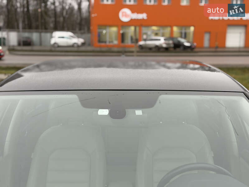 Хетчбек Volkswagen e-Golf 2015 в Луцьку