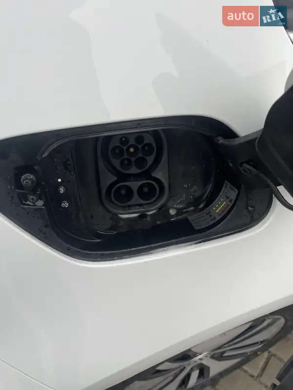 Volkswagen e-Golf 2020 VIN WVWZZZAUZLW911099 фото оголошення 29 з 52
