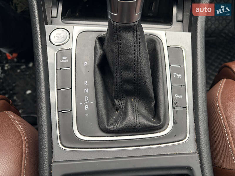 Хетчбек Volkswagen e-Golf 2016 в Києві