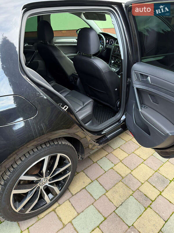 Хэтчбек Volkswagen e-Golf 2019 в Львове