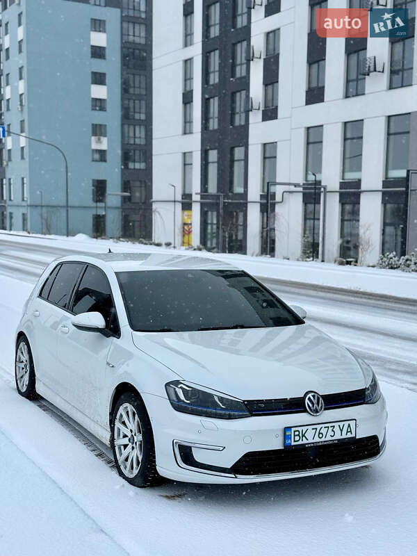 Хэтчбек Volkswagen e-Golf 2016 в Ровно