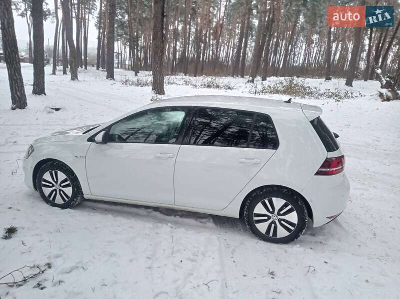 Хетчбек Volkswagen e-Golf 2014 в Житомирі