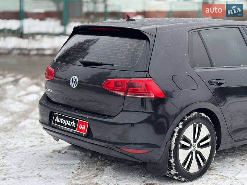 Хэтчбек Volkswagen e-Golf 2016 в Киеве
