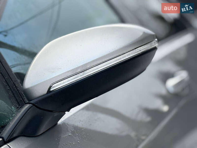 Хэтчбек Volkswagen e-Golf 2017 в Трускавце