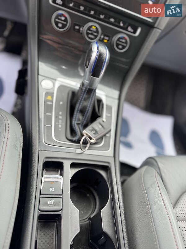 Хэтчбек Volkswagen e-Golf 2017 в Трускавце