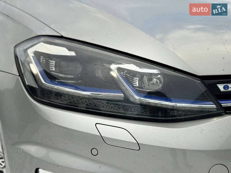 Хэтчбек Volkswagen e-Golf 2017 в Трускавце