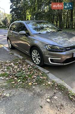 Хэтчбек Volkswagen e-Golf 2015 в Черновцах