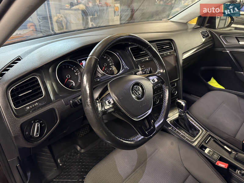 Хэтчбек Volkswagen e-Golf 2017 в Ровно