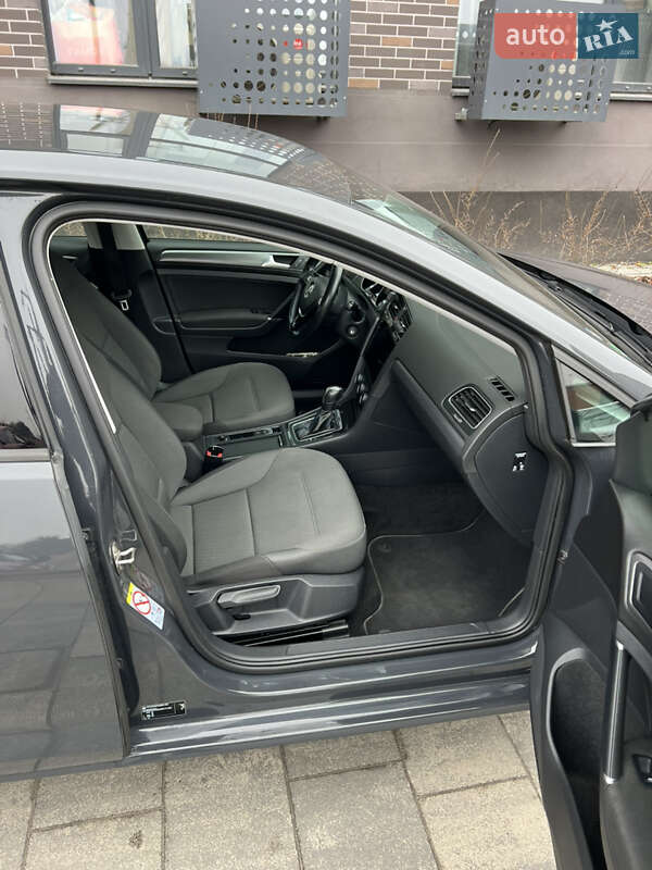 Хетчбек Volkswagen e-Golf 2020 в Львові